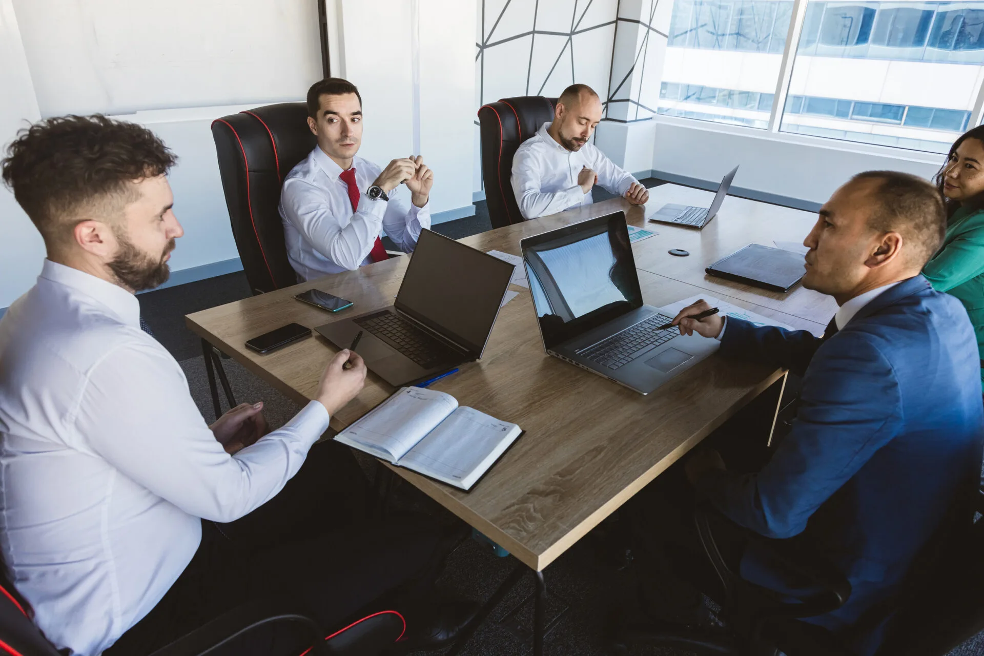 Contabilidade Online vs. Tradicional: Qual a Melhor para Abrir sua Empresa?