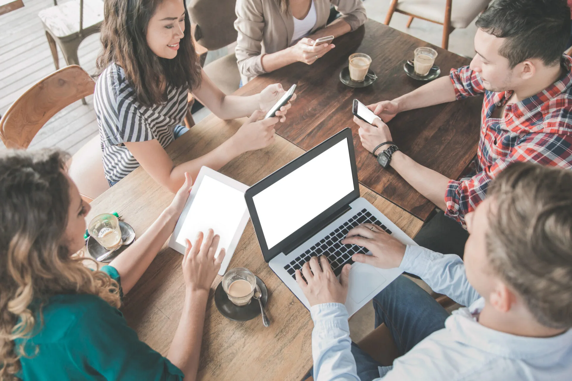 O Desafio do Ovo e da Galinha em Marketplaces: Como Resolver?