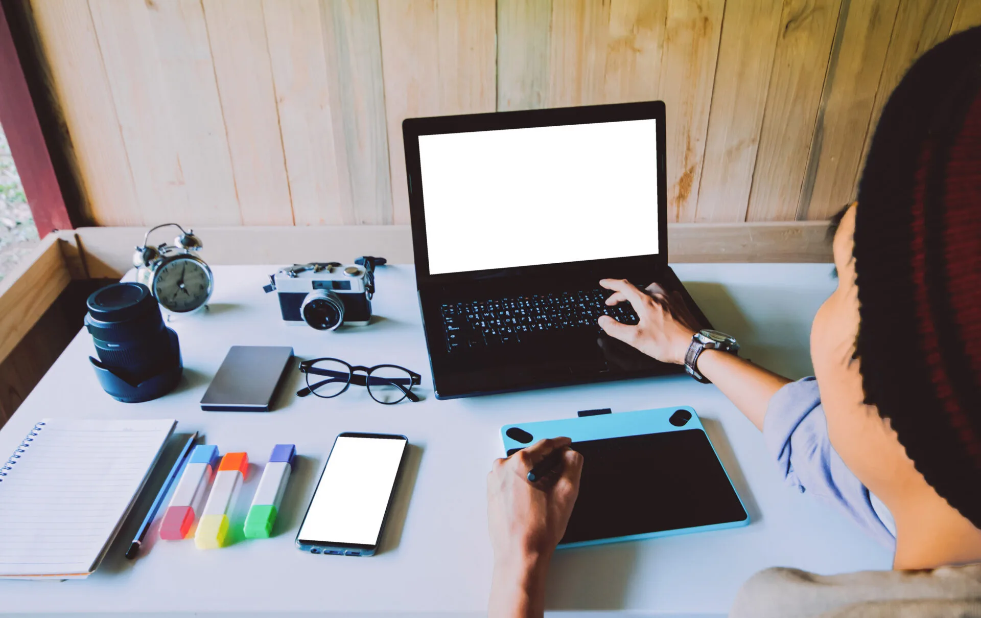 O Modelo de Negócio de Infoprodutos: Como Transformar seu Conhecimento em Receita