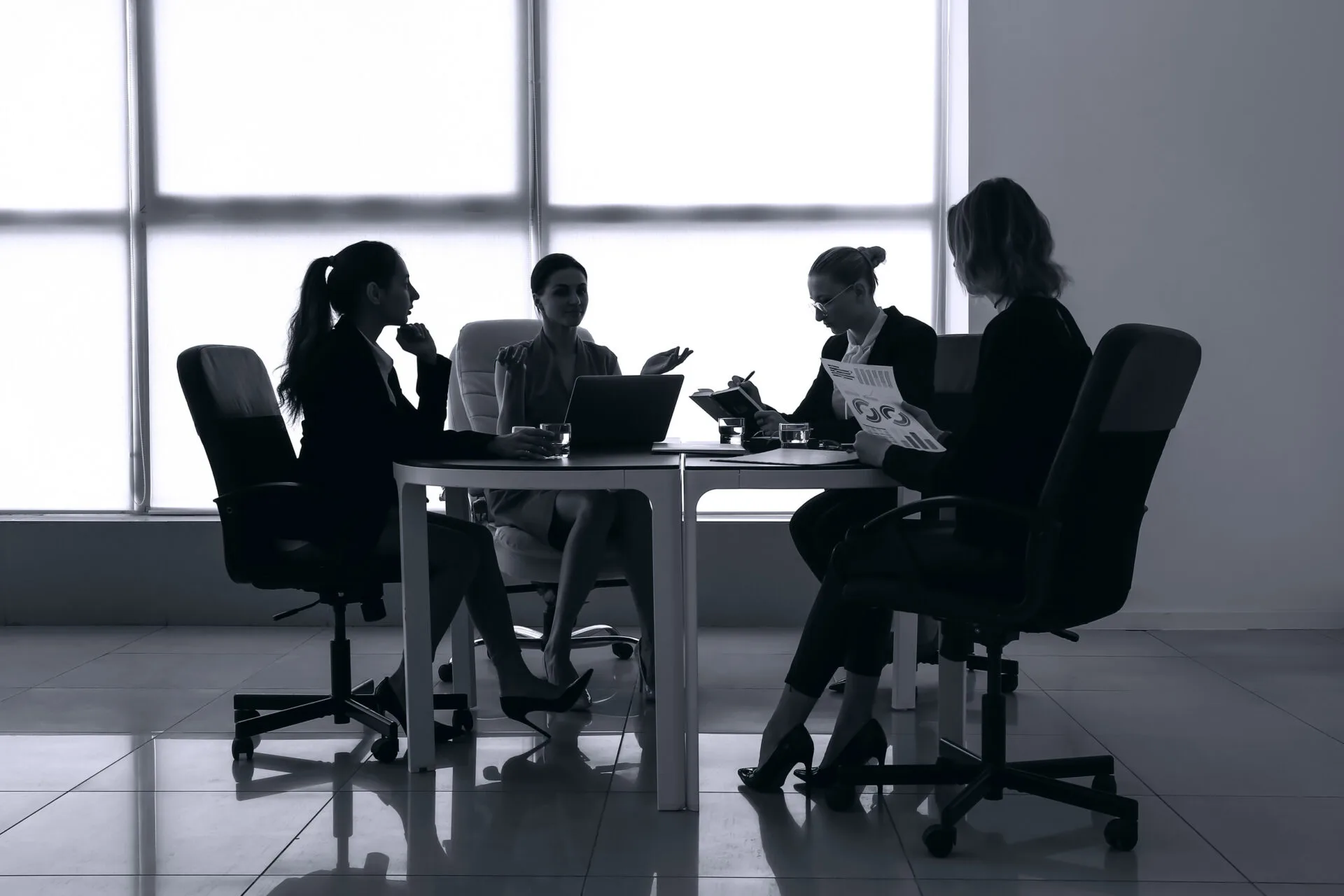 Modelo de Negócio baseado em Publicidade (Ad-Supported): Como funciona na prática?