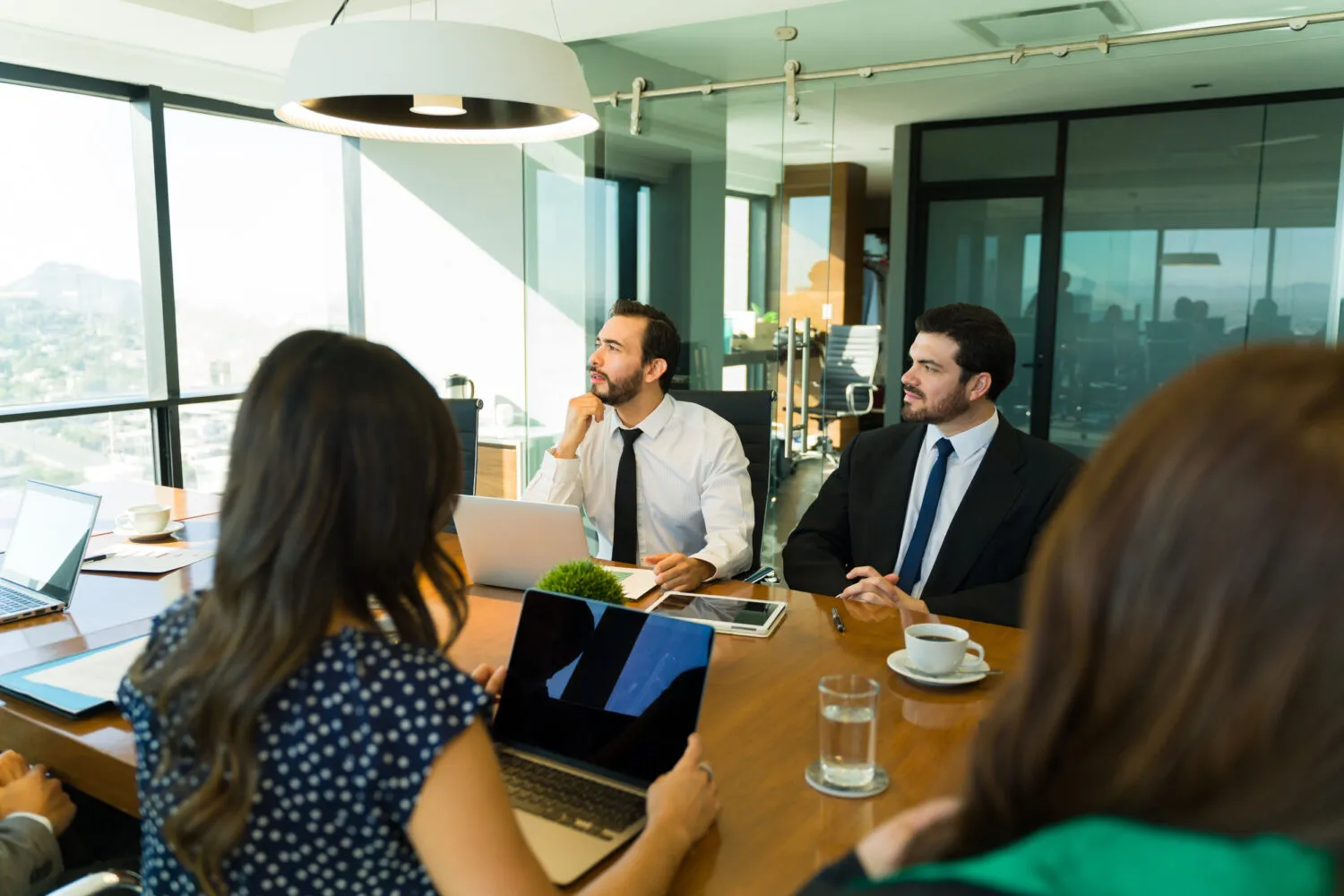 Brainstorming Eficaz: Técnicas para Gerar Ideias Criativas com Sua Equipe