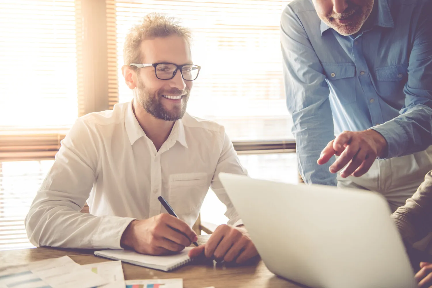 Exemplos de KPIs: Vendas, Marketing, Finanças e Operações