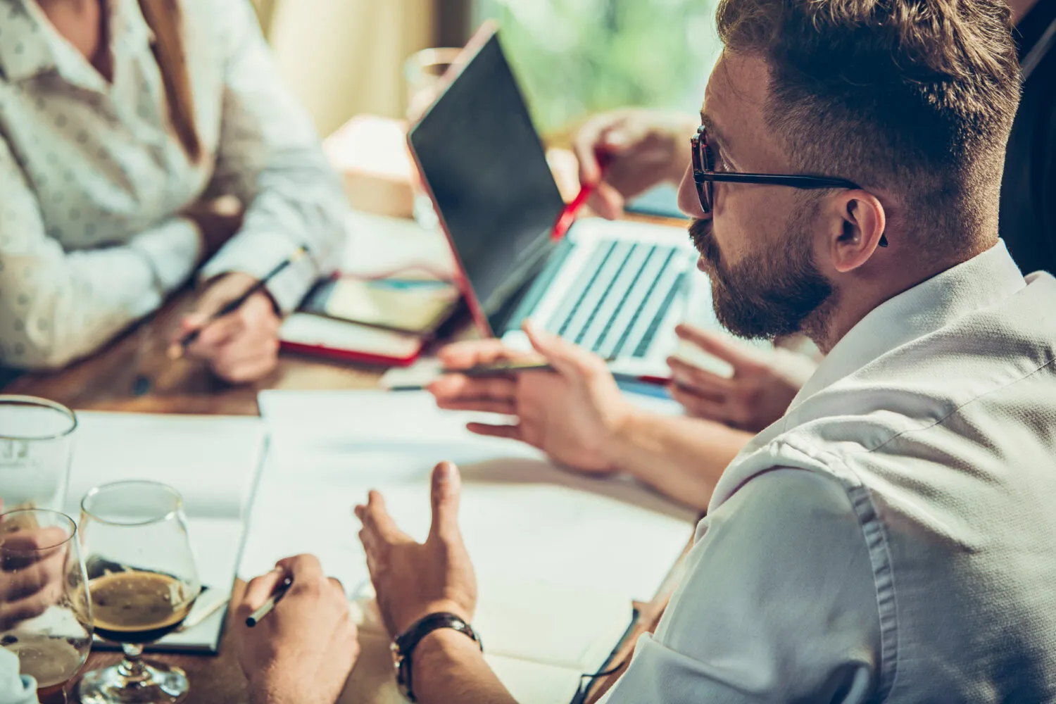 Imposto Federal Atrasado? Guia Completo para Calcular Multa e Juros (Selic)