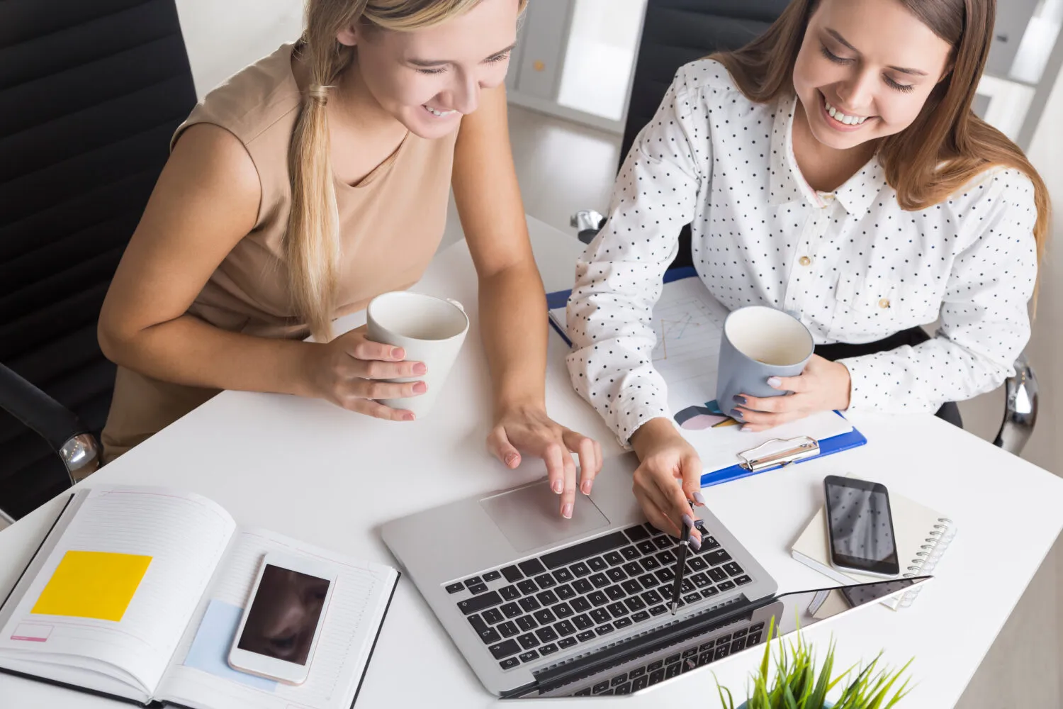 Joint Ventures e Alianças Estratégicas: Um Guia para PMEs Crescerem com Parcerias