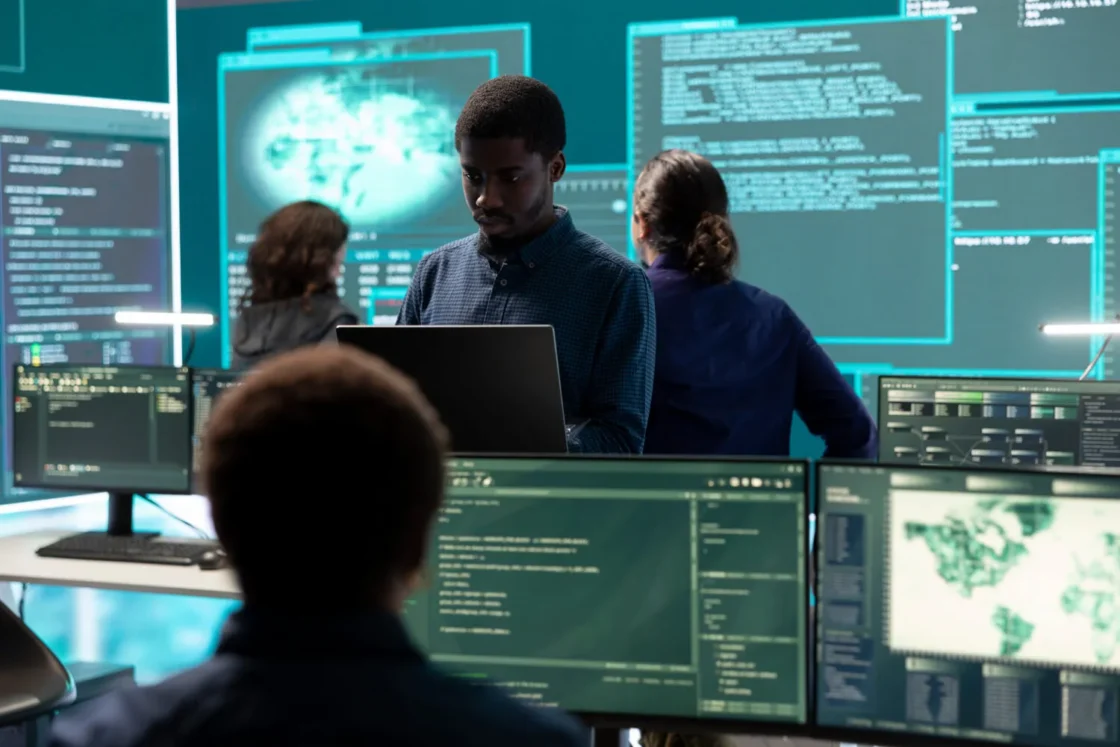 A Evolução da Fiscalização: Do Papel aos Supercomputadores