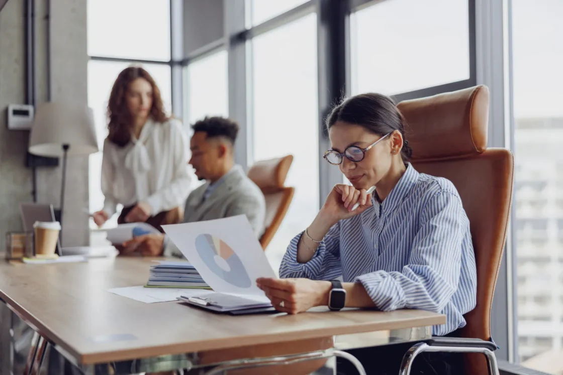 Erro 3 & 4: Contratação Desesperada e Diluição da Cultura Organizacional