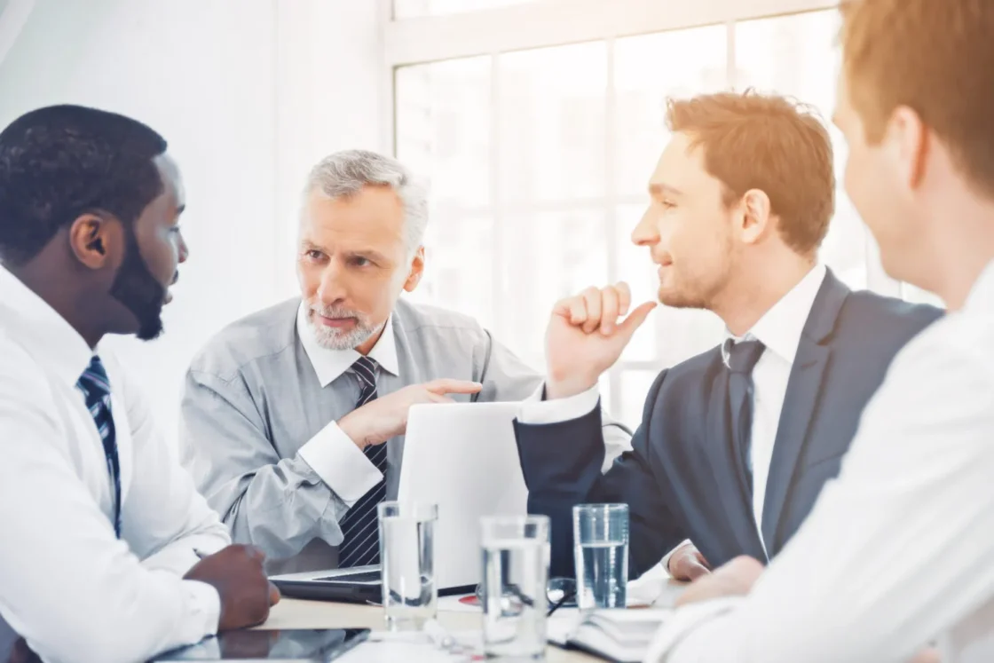 Os 5 Sinais de um Bom Mentor (e 3 Alertas de um Ruim)